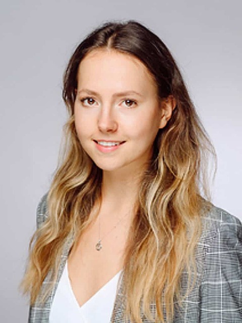 medizinstudentin-frauenarzt-frauenaerztin-münchen-renee-tischner